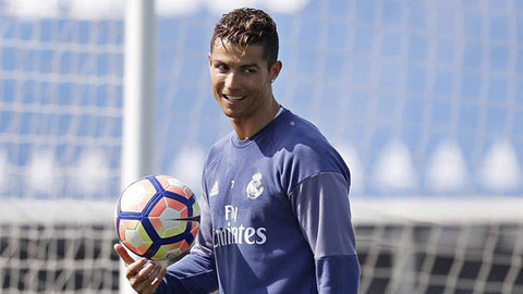 Ronaldo dằn mặt đồng đội ở Real