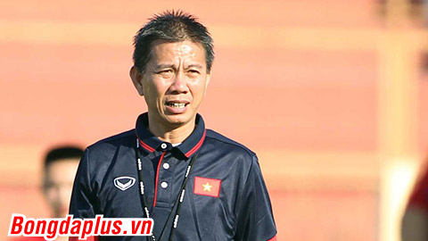 HLV Hoàng Anh Tuấn mở nhạc Sơn Tùng - MTP cho tuyển thủ U20 Việt Nam