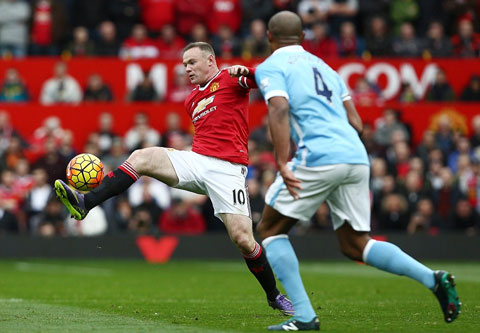 Rooney khá có duyên ghi bàn vào lưới Man City