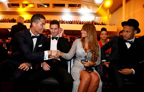 Messi sẽ mời Ronaldo uống rượu mừng với anh và Antonella