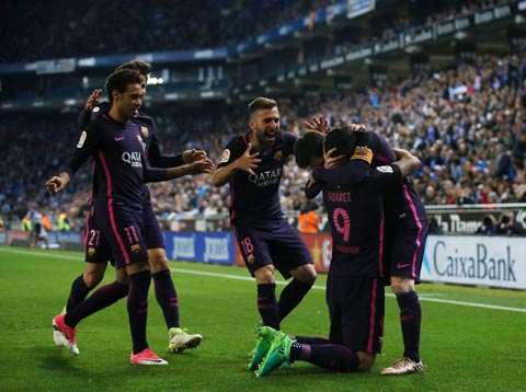 Barca nhẹ nhàng hạ gục Espanyol để duy trì vị thế bám đuổi Real trên đường đua vô địch