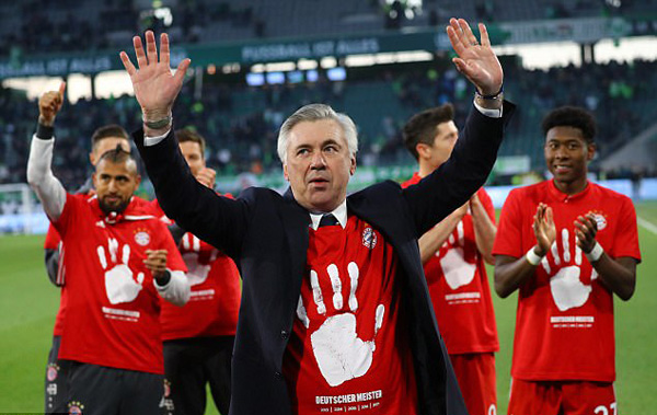 HLV Carlo Ancelotti giành danh hiệu vô địch ngay năm đầu tiên dẫn dắt Hùm xam