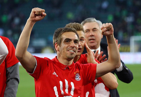 Đội trưởng huyền thoại Phillip Lahm và danh hiệu vô địch Bundesliga cuối cùng trước khi giải nghệ