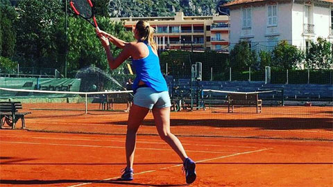 Kvitova trở lại sân tập sau 5 tháng bị đâm