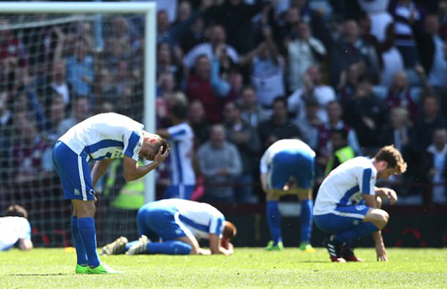 Sự thất vọng của các cầu thủ Brighton, những người đã thi đấu rất ấn tượng ở mùa giải này
