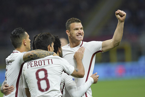 Roma níu giữ hy vọng cạnh tranh chức vô địch bằng màn vùi dập AC Milan
