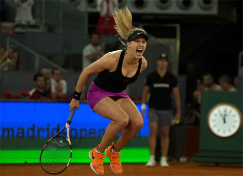 Bouchard phấn khích với thắng lợi đầu tiên trước Sharapova