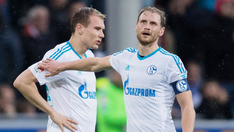 Schalke trả giá vì thua “trận cầu 6 điểm”