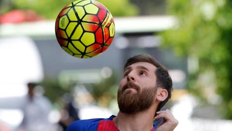 Suýt vào tù vì giống… Messi
