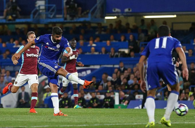 Costa ghi bàn ở phút 89, đem về chiến thắng khó nhọc 2-1 cho Chelsea ở ngày mở màn Ngoại hạng Anh 2016/17