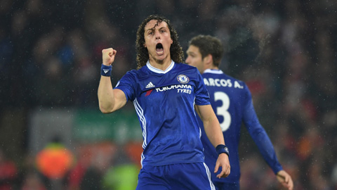 Luiz là hòn đá tảng vững chắc nơi hàng thủ Chelsea