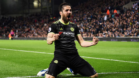 Fabregas văng tục trong lúc ăn mừng cùng Chelsea