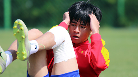 Thanh Hậu chạy đua với cơ hội khi U20 Việt Nam chia tay Văn Tới