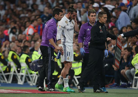 Bale bị các đồng đội tẩy chay