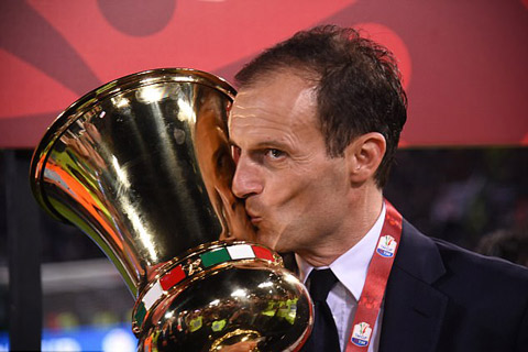 Allegri ăn mừng danh hiệu Cúp Quốc gia Italia