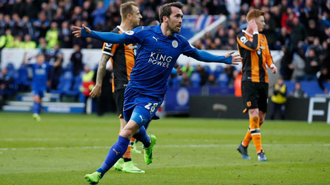 Fuchs là cầu thủ quan trọng trong sự trở lại của Leicester ở nửa cuối mùa