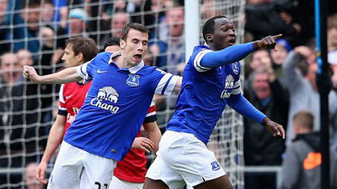 Everton 3-0 Arsenal (mùa 2013/14): Cơn ác mộng top 4