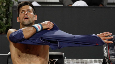 Trận tứ kết Rome Masters giữa Djokovic và del Potro bị hoãn vì trời mưa