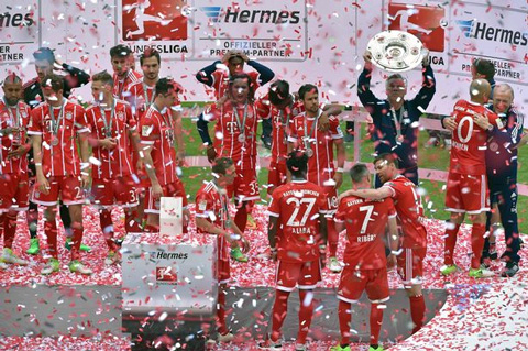 Bayern ăn mừng chức vô địch