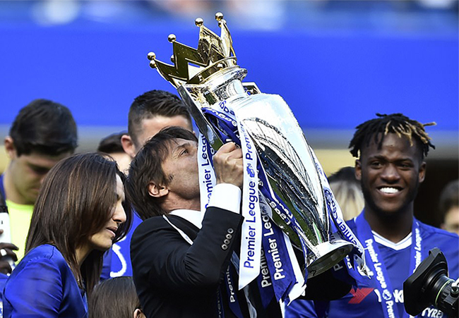 HLV Antonio Conte hoàn toàn xứng đáng với danh hiệu vô địch trong mùa đầu tiên tại Anh