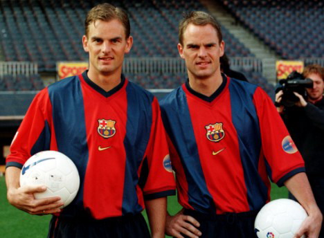 Anh em De Boer gia nhập Barca năm 1999