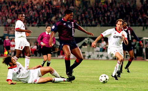 Cầu thủ trẻ Kluivert vào sân từ ghế dự bị và ghi bàn trong trận chung kêt năm 1995
