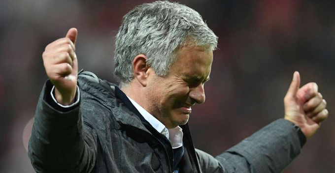 Sung sướng đến phát khóc là cảm xúc của Mourinho trong bức ảnh này