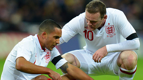 ĐT Anh loại Rooney & Walcott