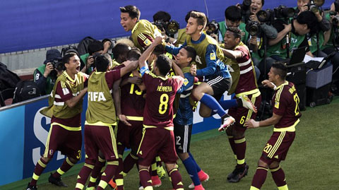 Niềm vui thắng trận của cầu thủ U20 Venezuela