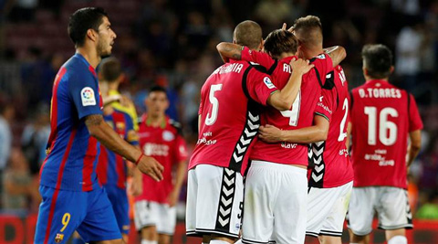 Trận thua Alaves chính là một trong những tác nhân chính khiến Barca mất chức vô địch vào tay Real