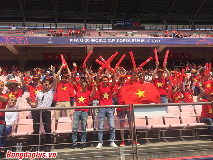 NHM hài lòng về U20 Việt Nam