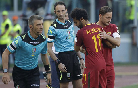 Totti vào sân lần cuối cùng trong màu áo AS Roma