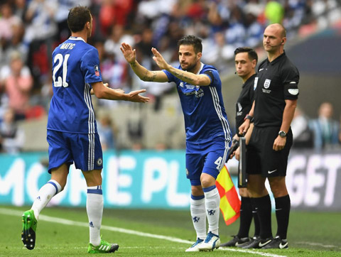 Fabregas không muốn tiếp tục dự bị ở sân Stamford Bridge