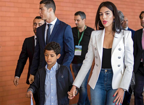 Georgina đang chiếm được tình cảm của nhà Ronaldo