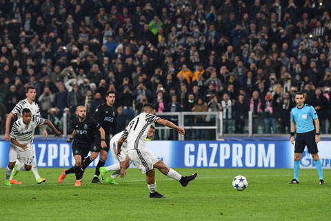 Dybala ghi bàn kết liễu Porto