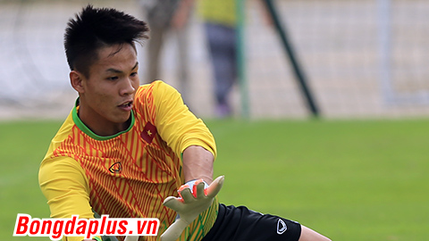 Thủ môn đi U20 World Cup lên tiếp viện cho Hà Nội FC