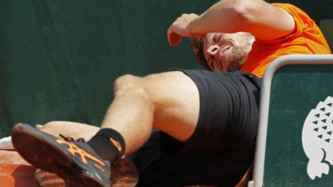 Goffin bỏ cuộc vì chấn thương hy hữu ở Roland Garros