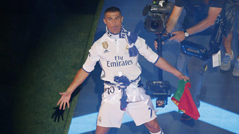 Ronaldo tự tin có Quả bóng Vàng trong lễ ăn mừng của Real