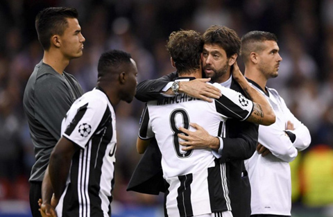 Nỗi buồn của các thành viên Juventus sau trận thua Real