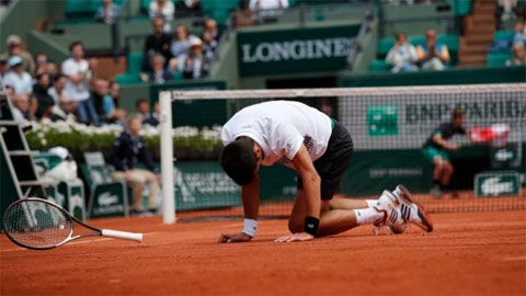 Djokovic bị loại ở tứ kết Roland Garros
