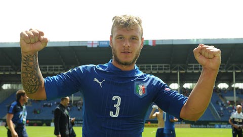 Dimarco, người hùng “dưới đất chui lên” của U20 Italia