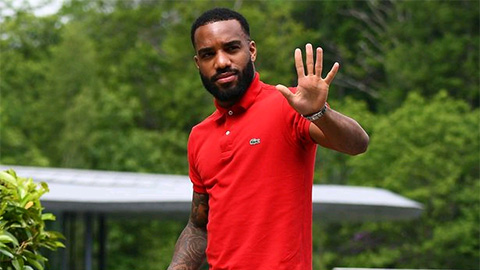  Lacazette đang được nhiều CLB theo đuổi