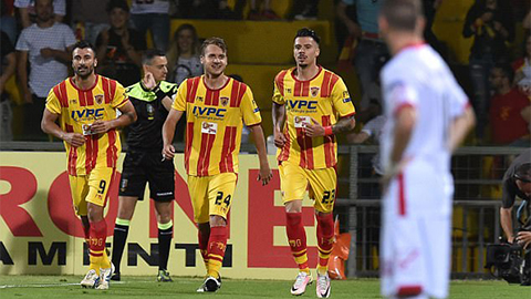 Benevento lần đầu tiên trong lịch sử thăng hạng Serie A