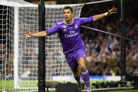 Ronaldo vẫn chưa chịu già ở tuổi 32
