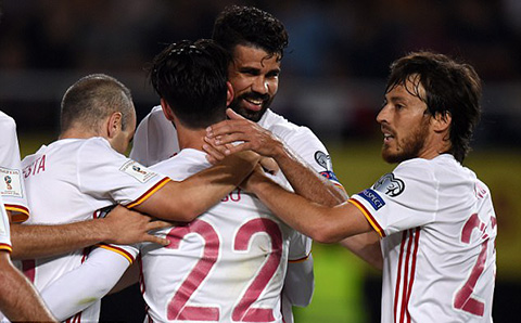 Costa & Silva cùng tỏa sáng giúp Tây Ban Nha giữ vững ngôi đầu