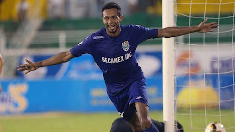 B.Bình Dương thưởng lớn nếu Pereira ghi được 8 bàn ở giai đoạn 2 V.League