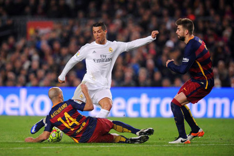 Ronaldo là hung thần của Barca