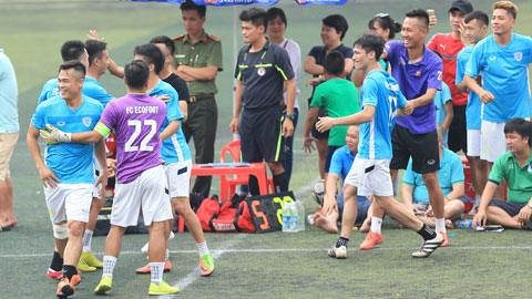 Bán kết giải Moca - cúp Báo Bóng đá: Ecofoot và Lucky Thanh Hà vào chung kết