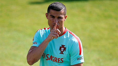 Âm mưu nào đằng sau việc Ronaldo đòi rời Real?