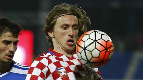 Luka Modric bị fan sỉ nhục vì bênh vực sếp cũ